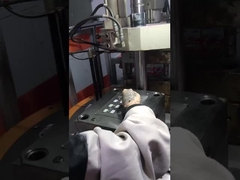 35 톤 속도 클러치 케이블 수직 회전 주입 폼 머신